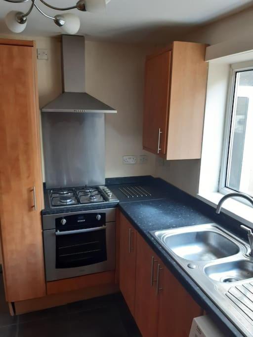 Medway Getaway - 3 Bed Home With Luxury Bathroom Chatham  Luaran gambar