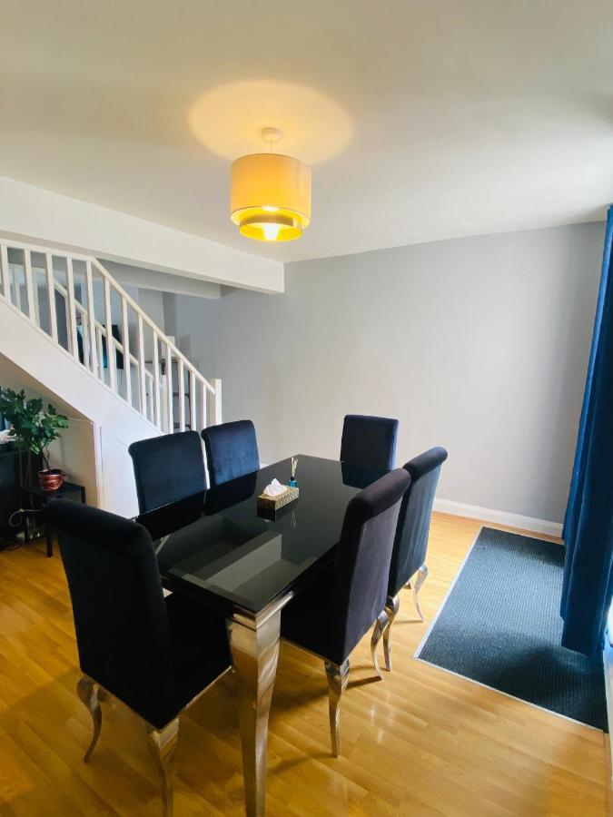 Medway Getaway - 3 Bed Home With Luxury Bathroom Chatham  Luaran gambar