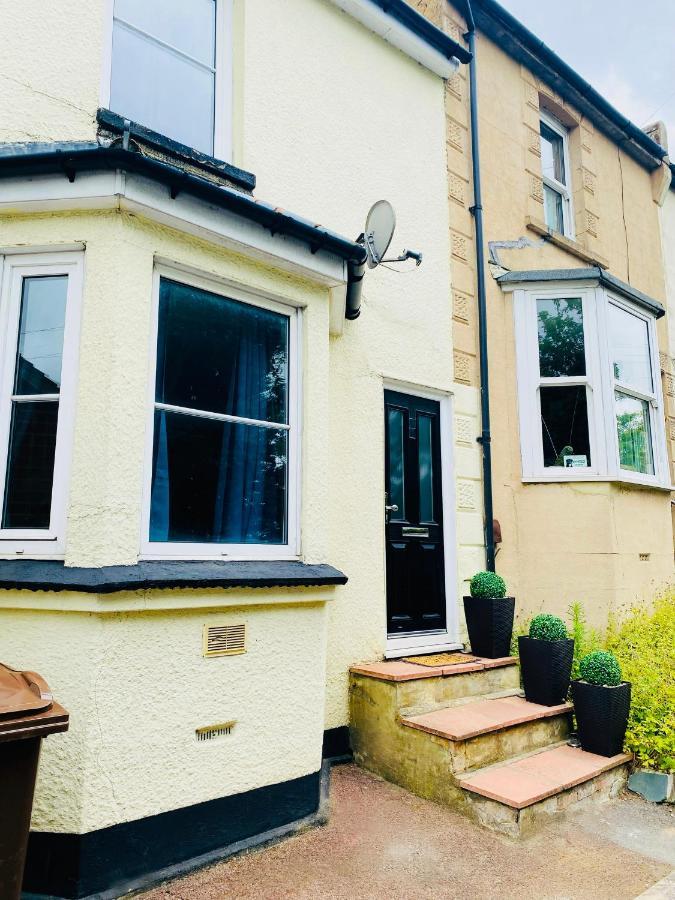 Medway Getaway - 3 Bed Home With Luxury Bathroom Chatham  Luaran gambar